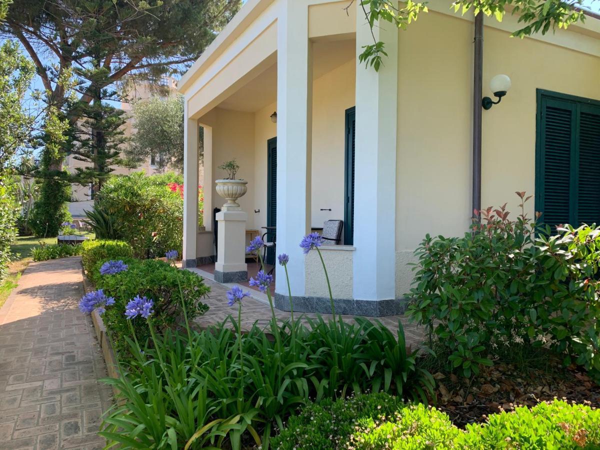 Villino Eleonora Bed & Breakfast Parghelia Bagian luar foto
