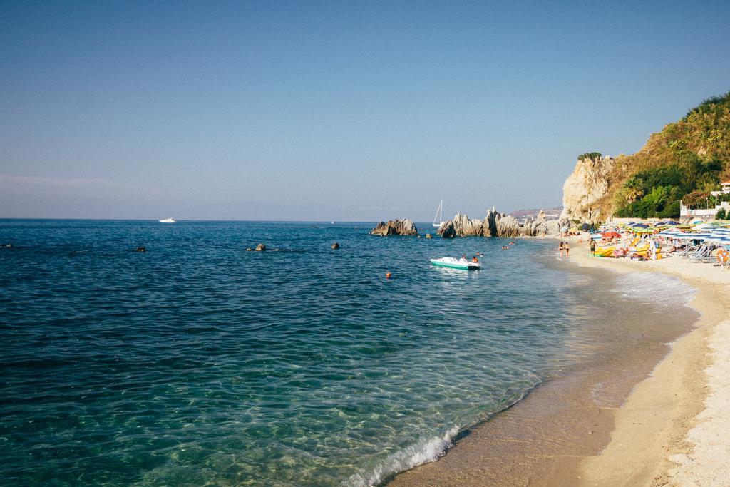 Villino Eleonora Bed & Breakfast Parghelia Bagian luar foto