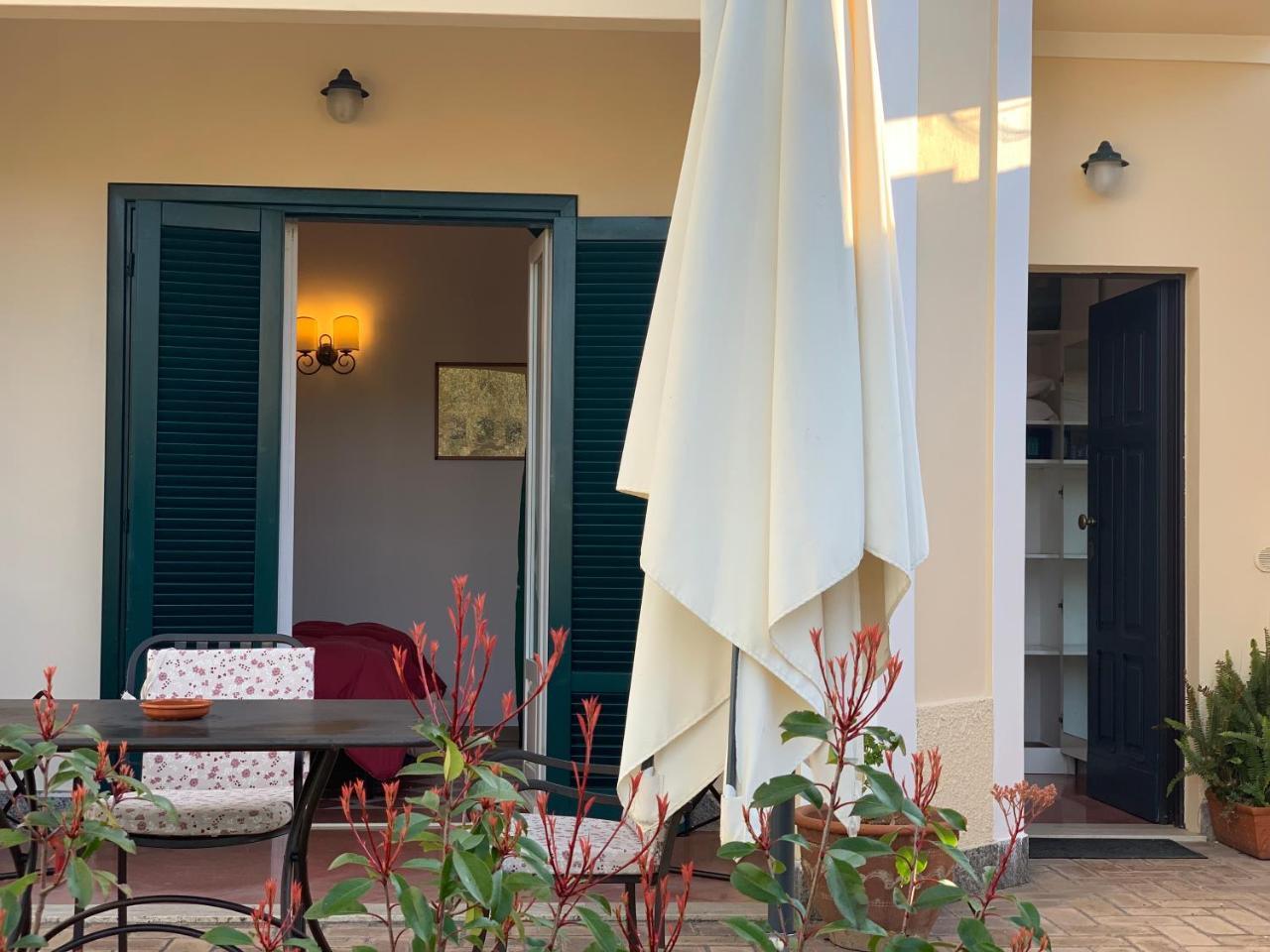 Villino Eleonora Bed & Breakfast Parghelia Bagian luar foto