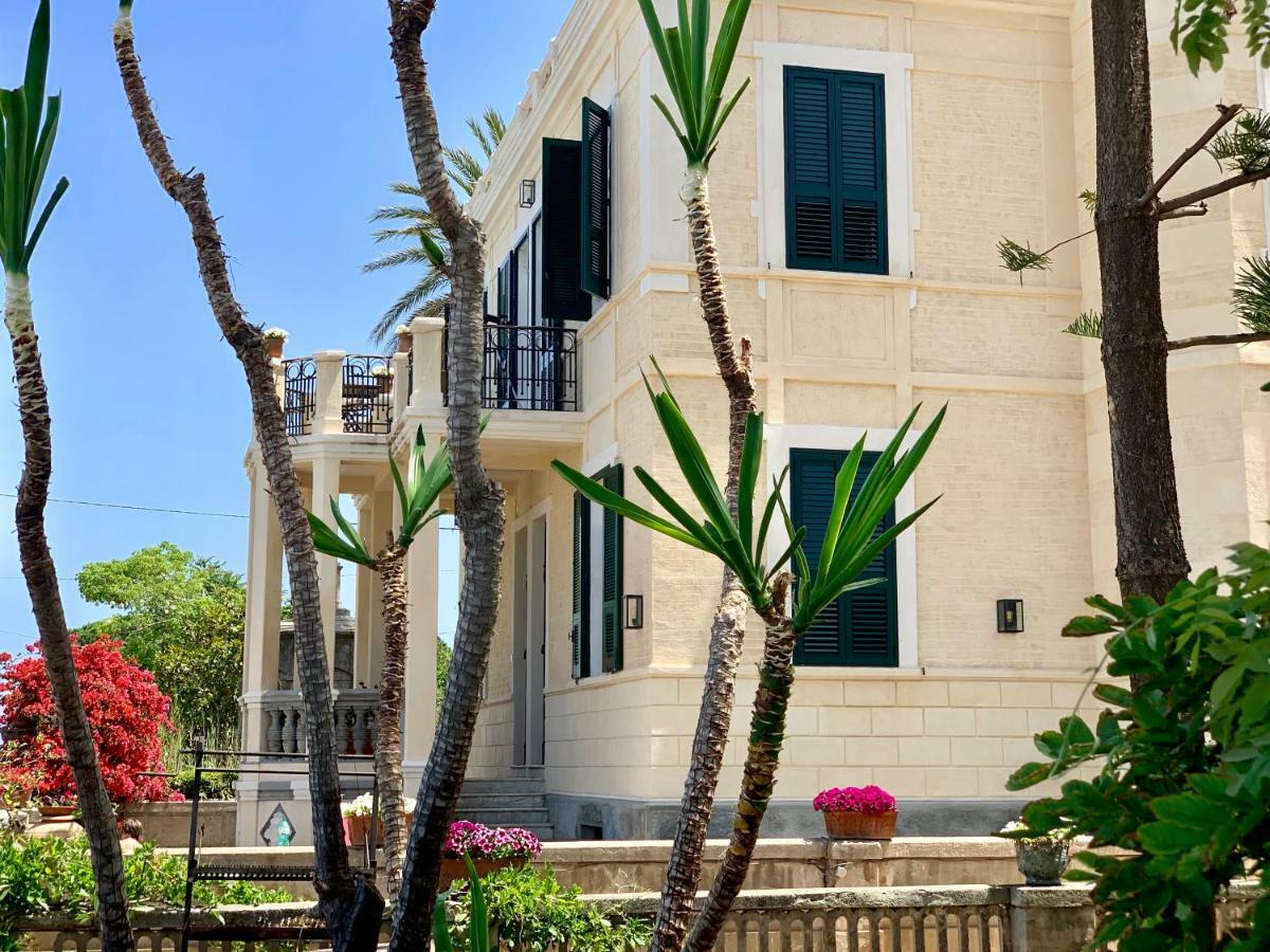 Villino Eleonora Bed & Breakfast Parghelia Bagian luar foto
