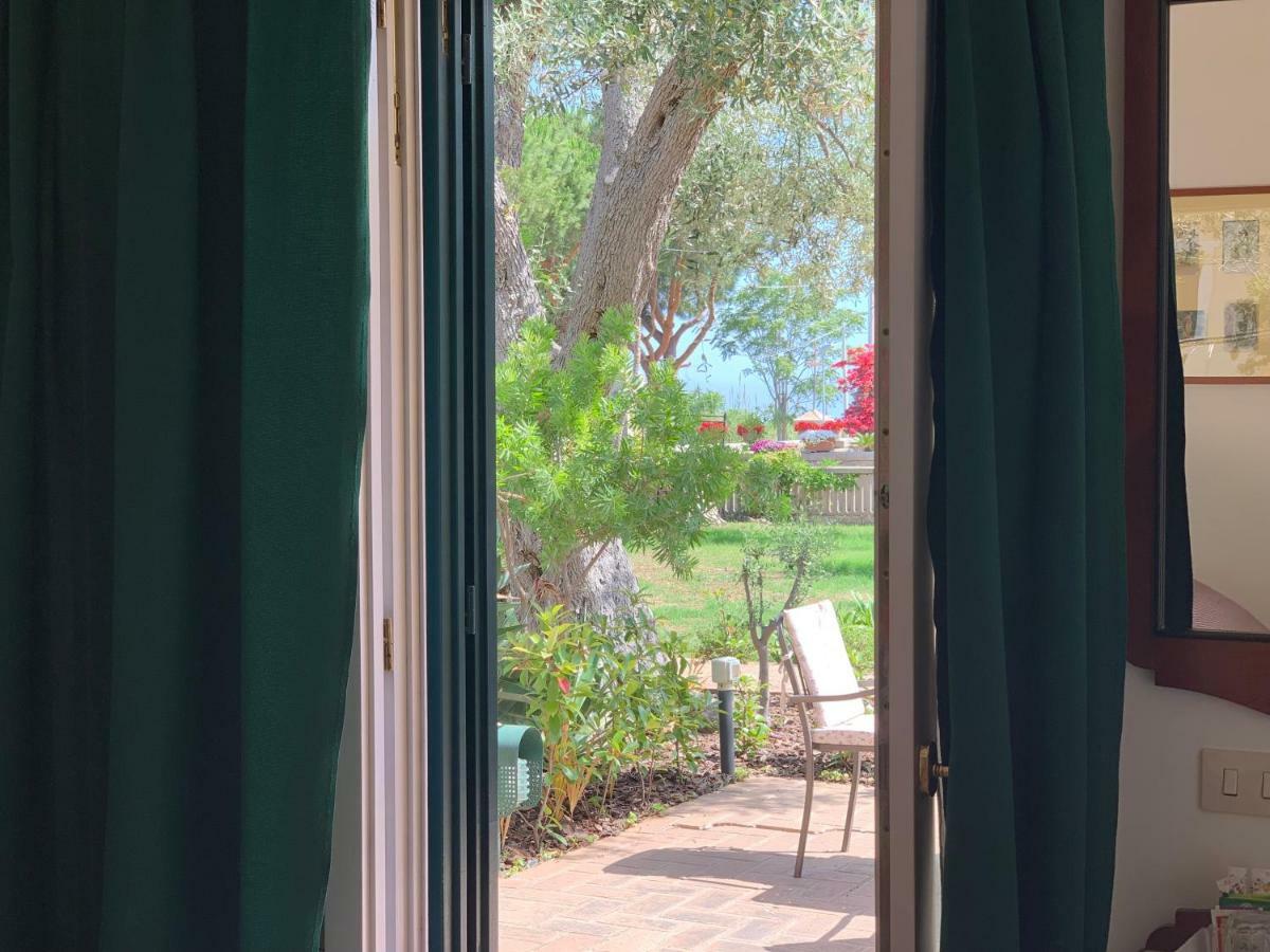 Villino Eleonora Bed & Breakfast Parghelia Bagian luar foto