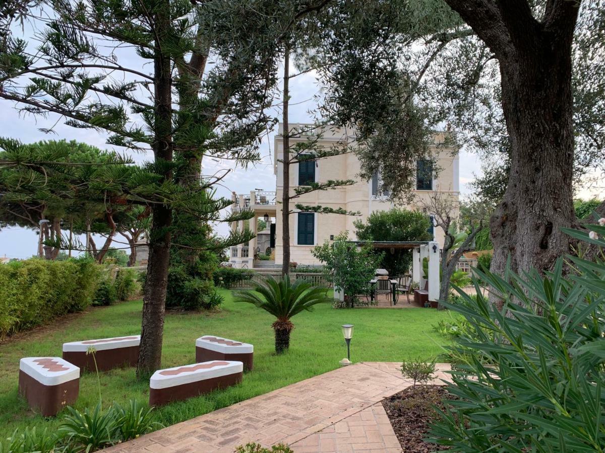 Villino Eleonora Bed & Breakfast Parghelia Bagian luar foto