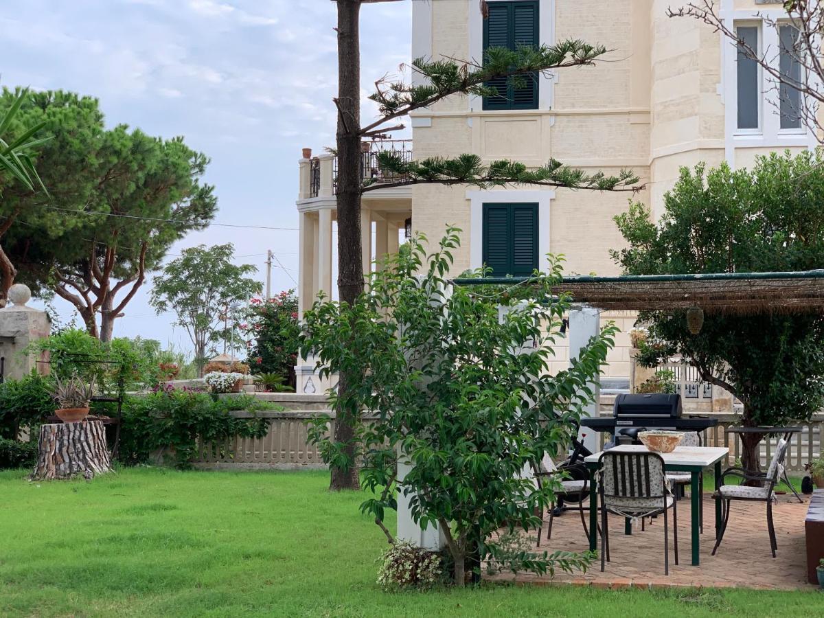 Villino Eleonora Bed & Breakfast Parghelia Bagian luar foto