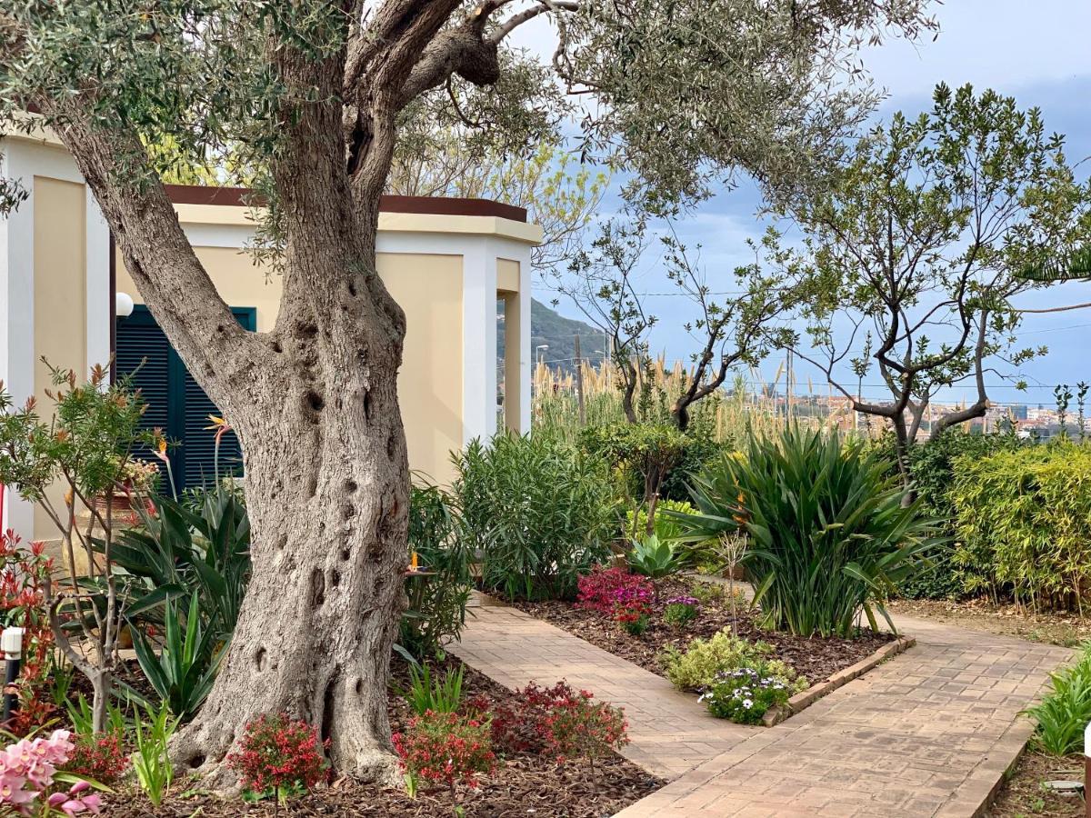 Villino Eleonora Bed & Breakfast Parghelia Bagian luar foto