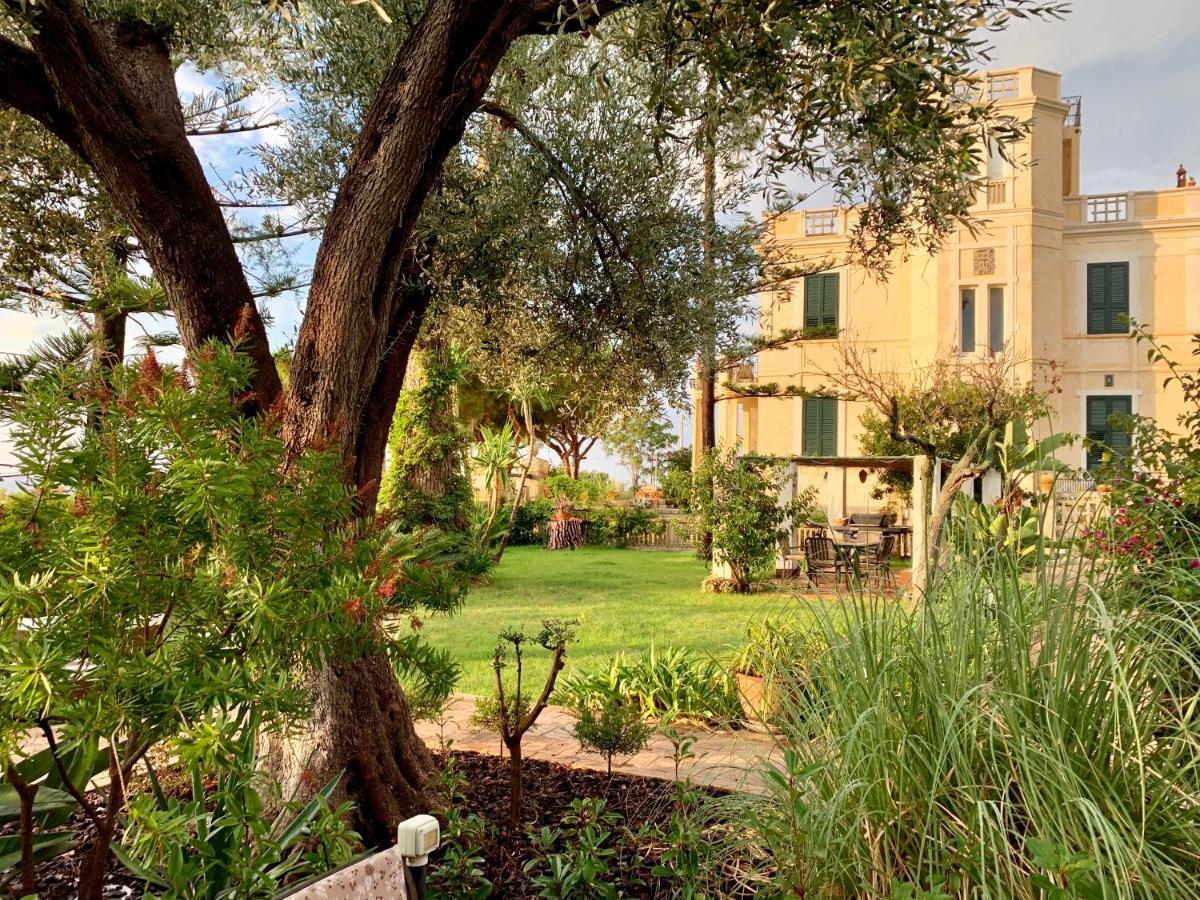 Villino Eleonora Bed & Breakfast Parghelia Bagian luar foto