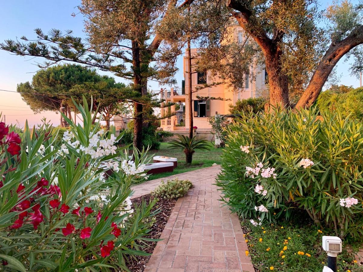 Villino Eleonora Bed & Breakfast Parghelia Bagian luar foto